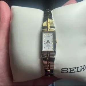 Seiko | Accessories | Bnib Ladies Seiko Bracelet Timepiece  display picture 3